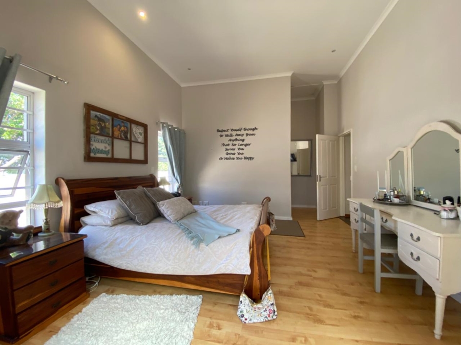 3 Bedroom Property for Sale in Sandbaai Western Cape